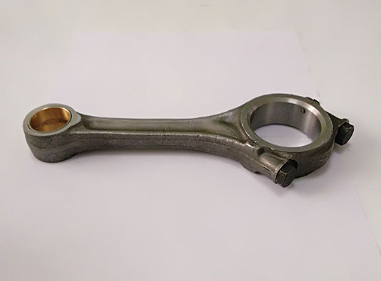 Deutz FL912 engine connecting rod