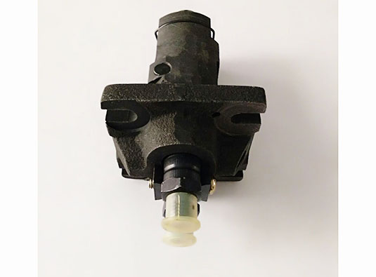 Deutz F2L511 engine fuel injection pump