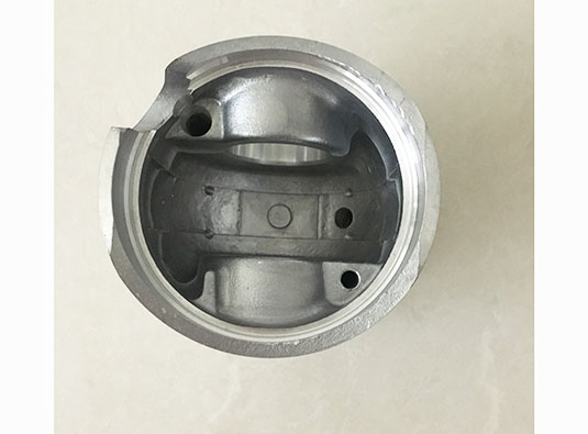 Deutz BF6L913 engine piston