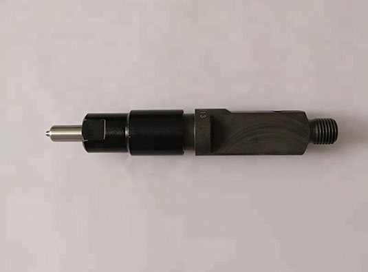 Deutz F2L511 engine fuel injector