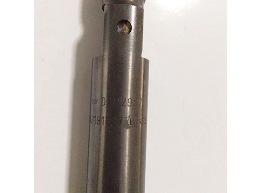 Deutz BFM1013 engine fuel injector